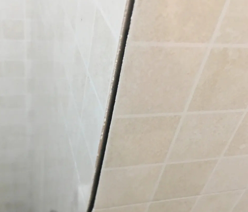 黔东南瓷砖空鼓维修公司分享阳台瓷砖脱落的修复过程可以分为以下几个步骤